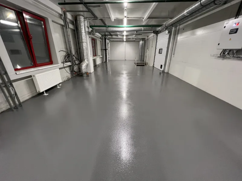 Полимерный пол в цехе пищевого производства площадью 600 м²