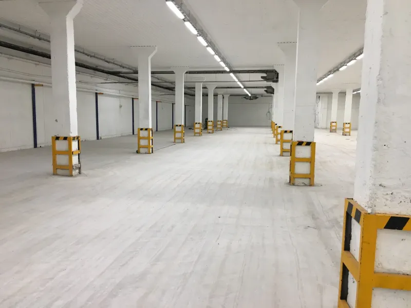 Готовое полиуретановое покрытие пола в складском комплексе