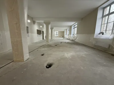 Антистатический пол в производственном помещении