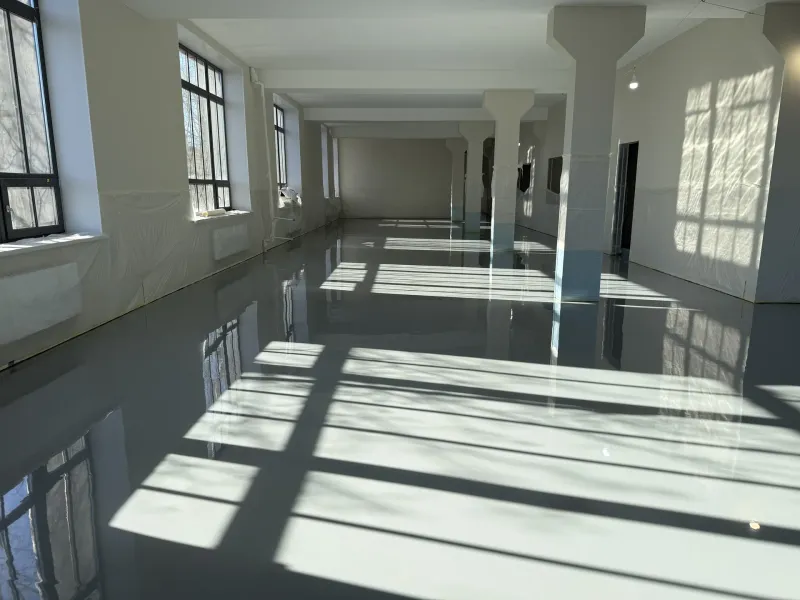 Антистатический пол 800 м² в производственном помещении